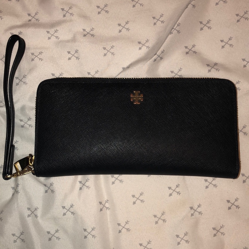 Tory Burch wristlet wallet